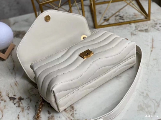 NEW VUITTON CHAIN BAG WAVE LOUIS 0820